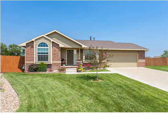 1922 E Sunset Ct, Goddard, KS 67052