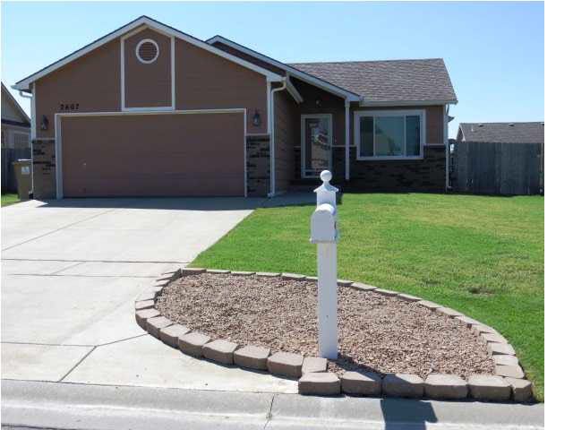 2607 E Fairchild St, Park City, KS 67219