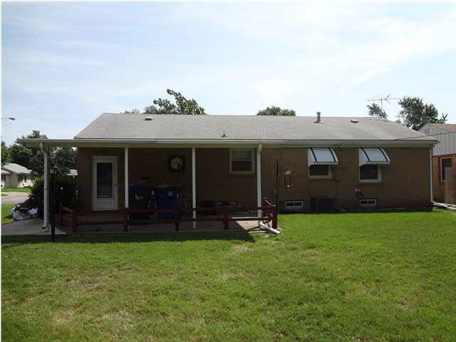 1201 Allison St, Newton, KS 67114