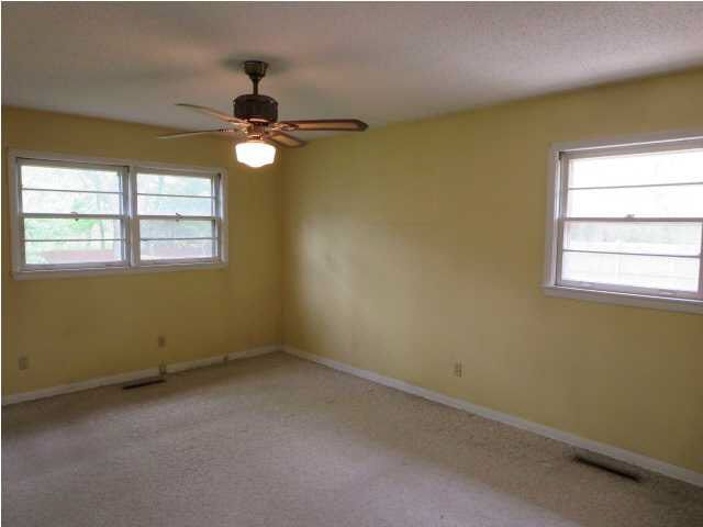 2201 E Madison Ave, Derby, KS 67037