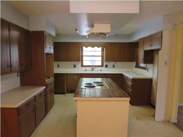 2201 E Madison Ave, Derby, KS 67037