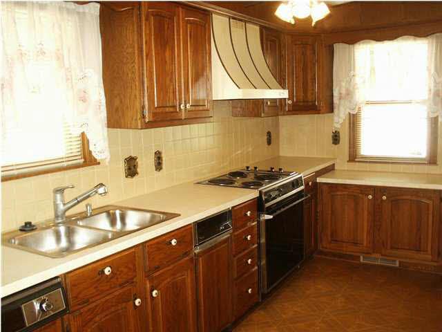 1706 S Madison, Wichita, KS 67211