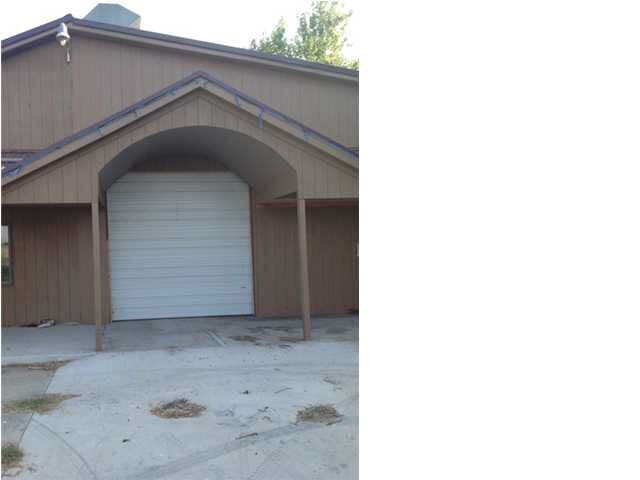 3518 E Red Rock Rd, Yoder, KS 67585