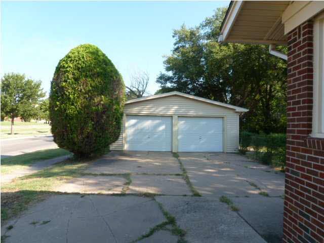 7504 E Gilbert, Wichita, KS 67207