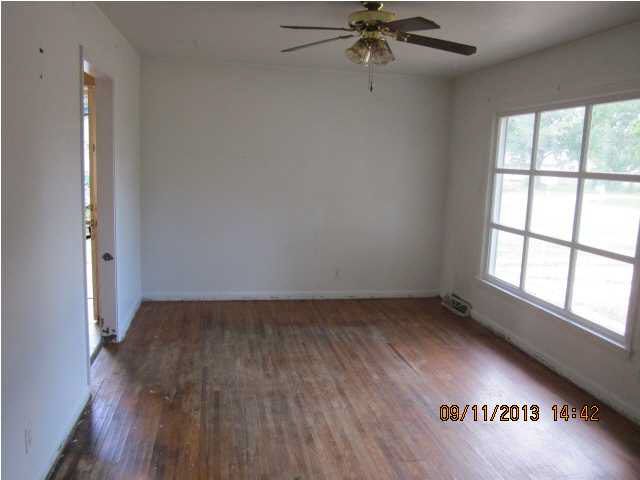 819 W Mona St, Wichita, KS 67217