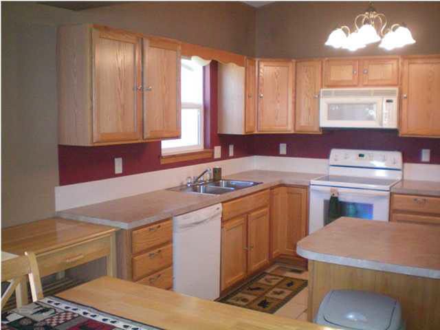 1724 N Wedgewood Ct, Mulvane, KS 67110