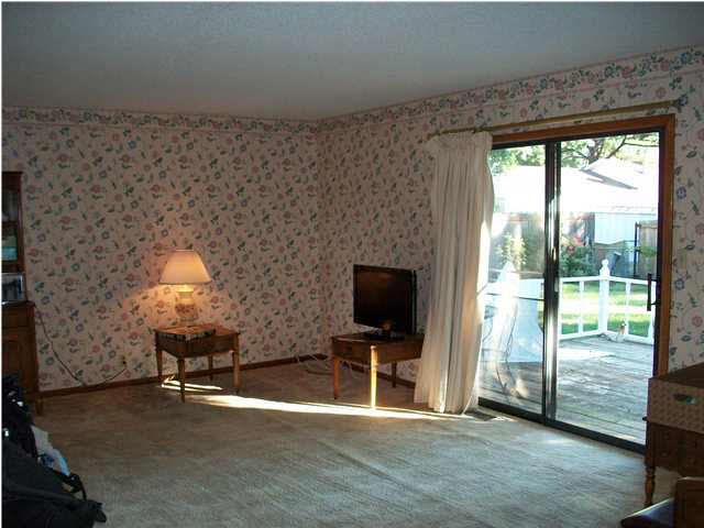 1104 S Apache, Wichita, KS 67207