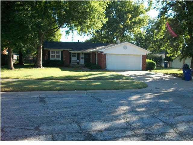 1104 S Apache, Wichita, KS 67207