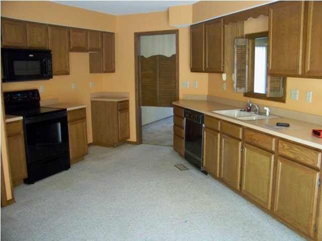 2500 N Sandhill Ct, Derby, KS 67037