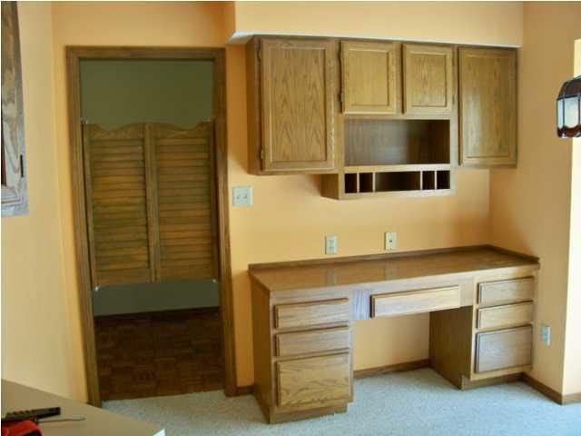 2500 N Sandhill Ct, Derby, KS 67037