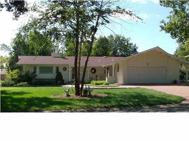 9809 W Par Ln, Wichita, KS 67212