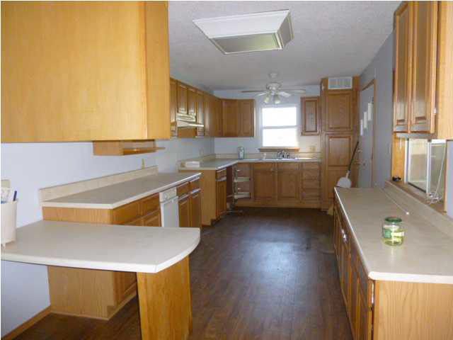 712 E Harvey, Wellington, KS 67152