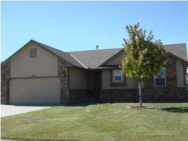 1909 E Cedar Tree Ct, Park City, KS 67219