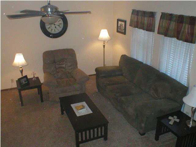 301 E Birchwood Rd, Derby, KS 67037