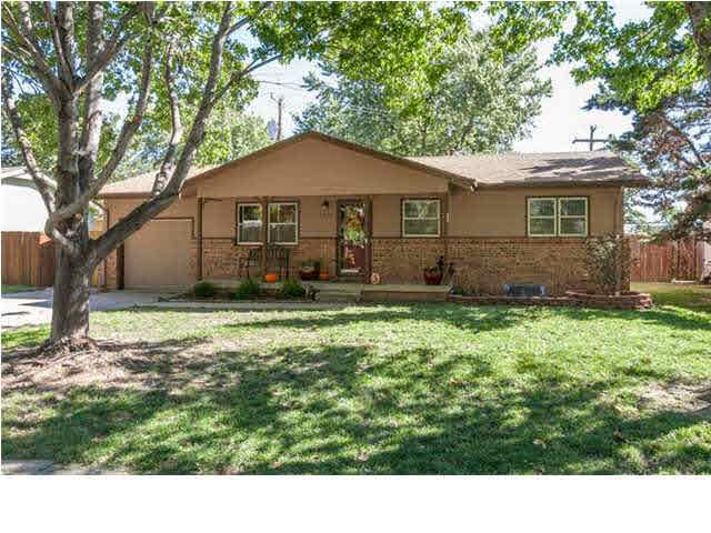 1204 N Sunset Dr, Mulvane, KS 67110