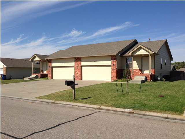 824 E Ramblewood, Derby, KS 67037