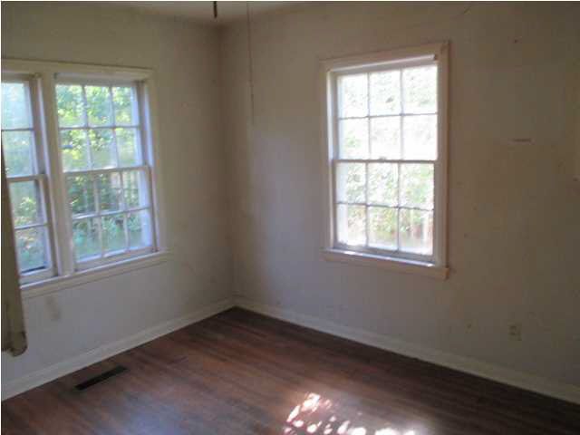 654 N Harding, Wichita, KS 67208