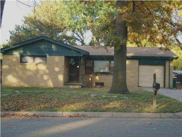 603 N Riverdale Dr, Mulvane, KS 67110