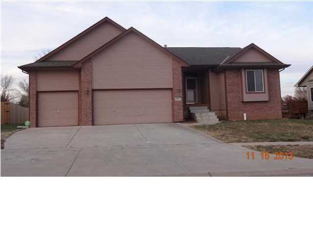 2124 E Tall Tree Rd, Derby, KS 67037