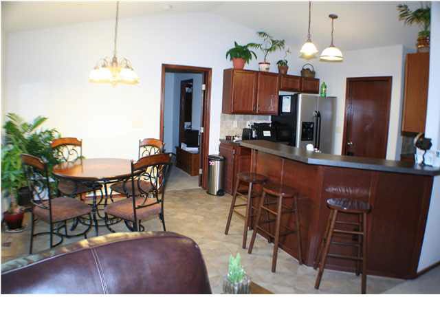 1106 E Lost Hills, Derby, KS 67037