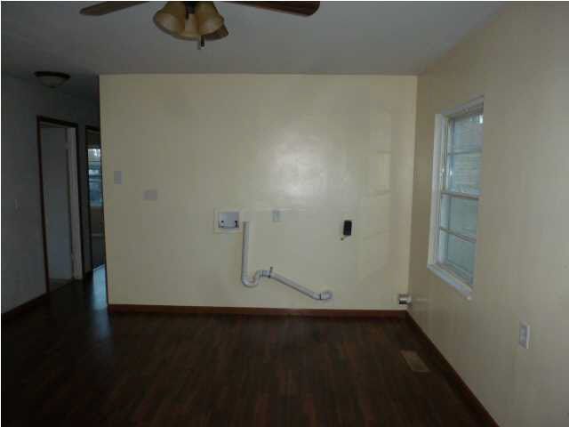 6325 E Parkview Dr, Park City, KS 67219
