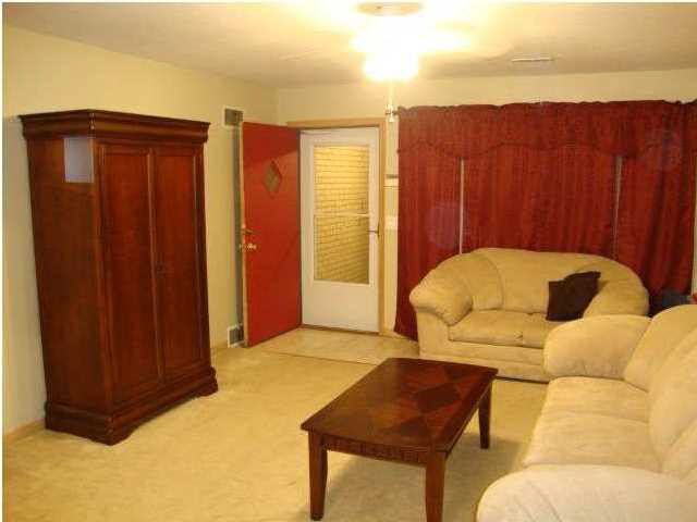 774 N El Paso, Derby, KS 67037
