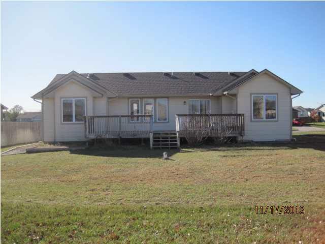 1142 N Timberleaf Dr, Derby, KS 67037