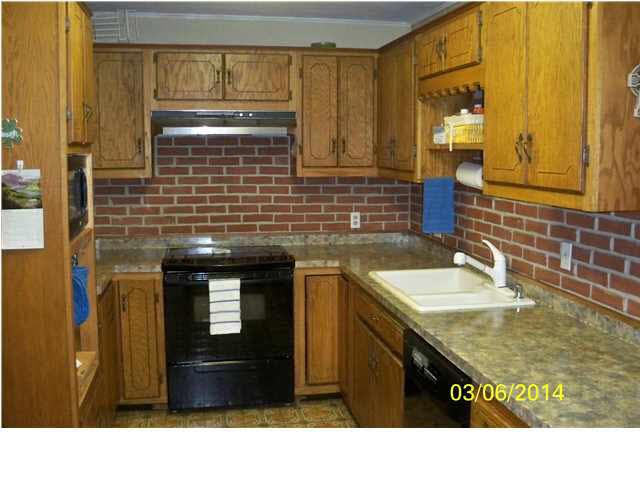 923 E Broadway St, Newton, KS 67114
