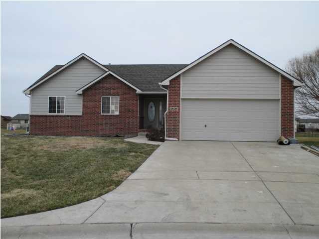 1212 N Seasons Ct, Goddard, KS 67052