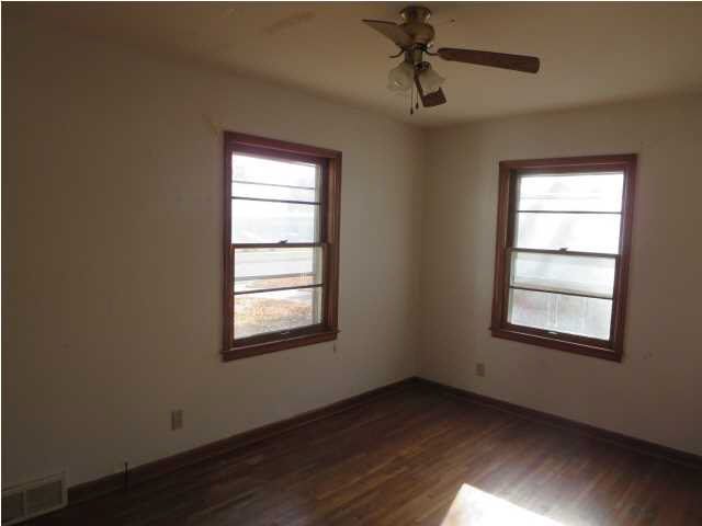 653 S Apache, Wichita, KS 67207
