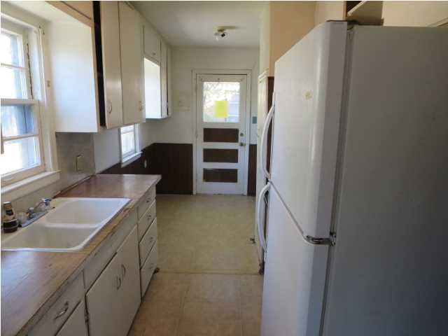 653 S Apache, Wichita, KS 67207