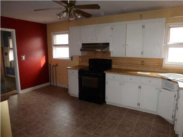 1016 Fairfield Ave, Newton, KS 67114