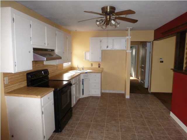 1016 Fairfield Ave, Newton, KS 67114