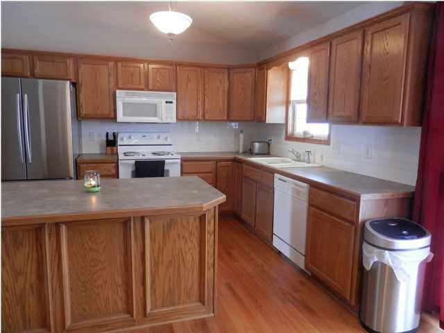 1525 E Sand Pointe Ct, Wichita, KS 67216