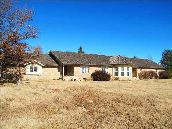 8104 E 53rd, Bel Aire, KS 67226