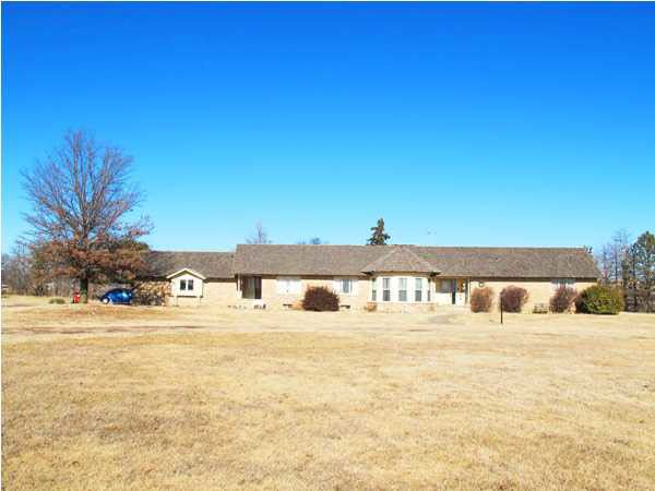 8104 E 53rd, Bel Aire, KS 67226