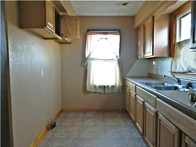 2542 E Raleigh, Wichita, KS 67219