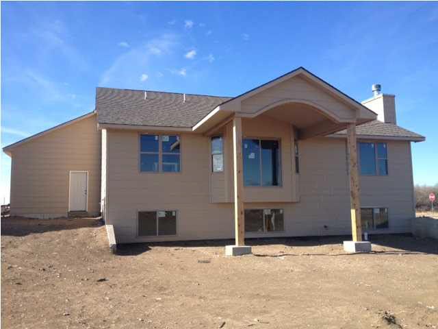 2743 E Fairchild Ct, Park City, KS 67219