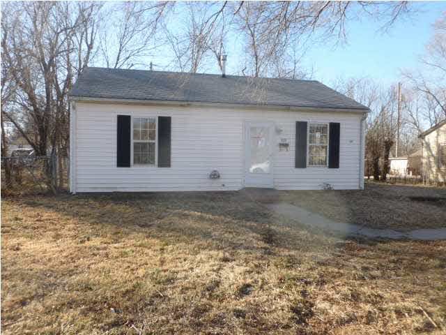 3515 E Sunview Ave, Wichita, KS 67216