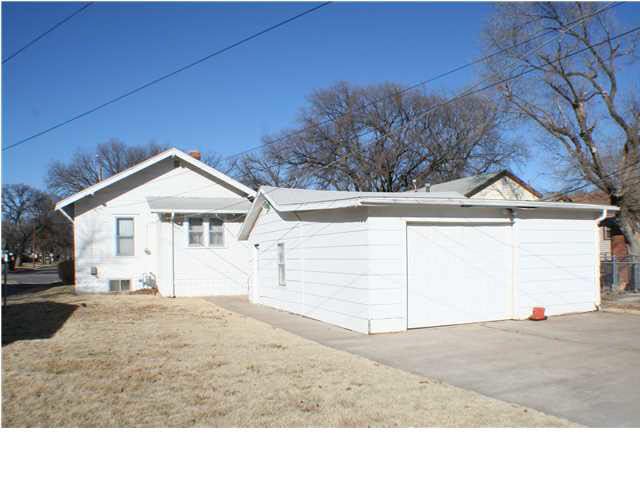 2315 W Maple St, Wichita, KS 67213