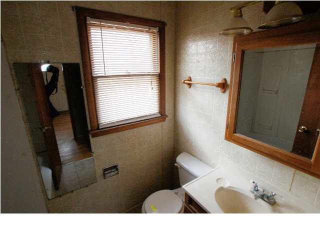 1757 S Gordon, Wichita, KS 67214