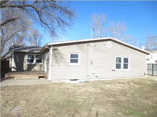 1913 E 50th St, Wichita, KS 67216