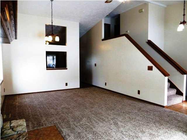 5530 E Falcon Ln, Bel Aire, KS 67220