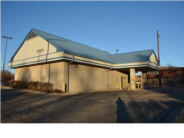5611 E Harry St, Wichita, KS 67218