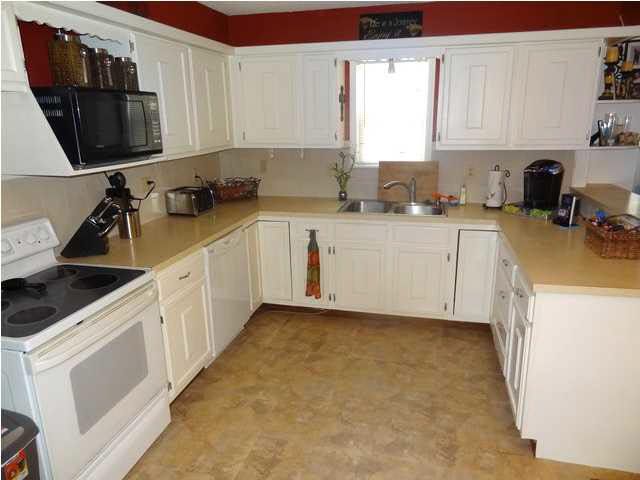 218 E Berry Ave, Rose Hill, KS 67133