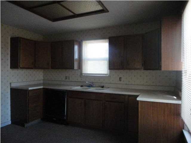 1726 E Carson St, Wichita, KS 67211