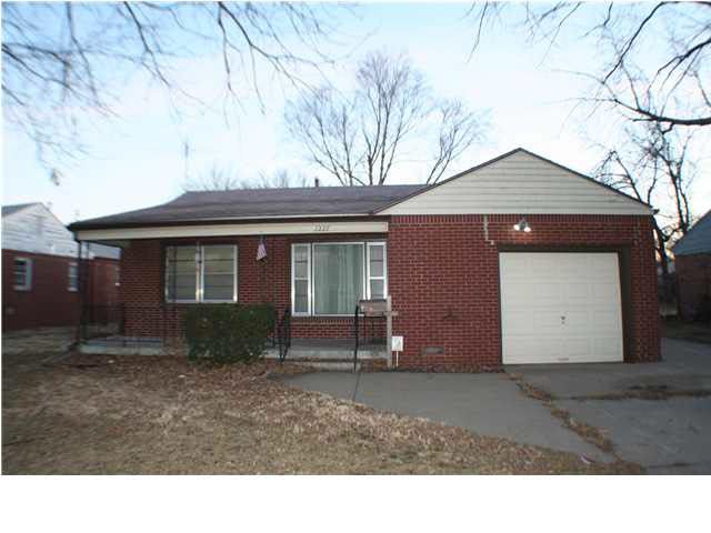 1227 E Donnell, Wichita, KS 67219