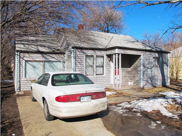 1904 E 22nd St N, Wichita, KS 67219