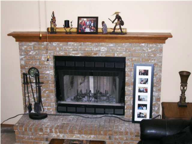 207 E Buckthorn Rd, Derby, KS 67037