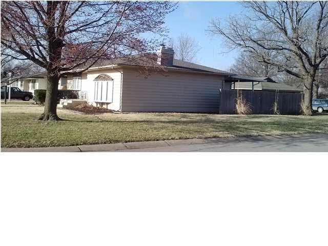 513 Columbus, Newton, KS 67114